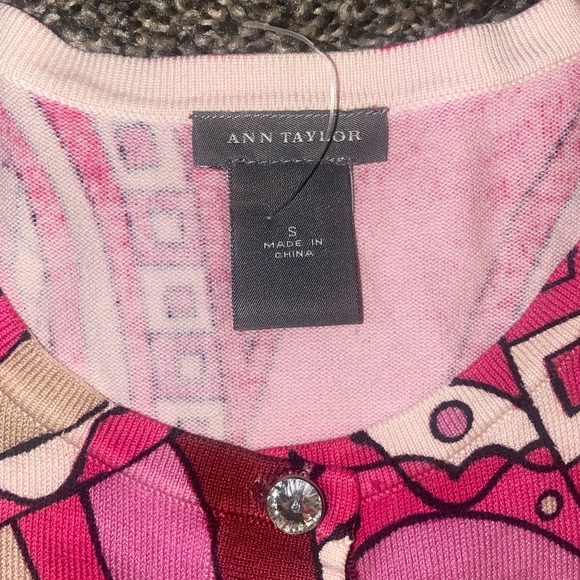 ⭐️ Ann Taylor Women’s cardigan size small - Picture 5 of 7